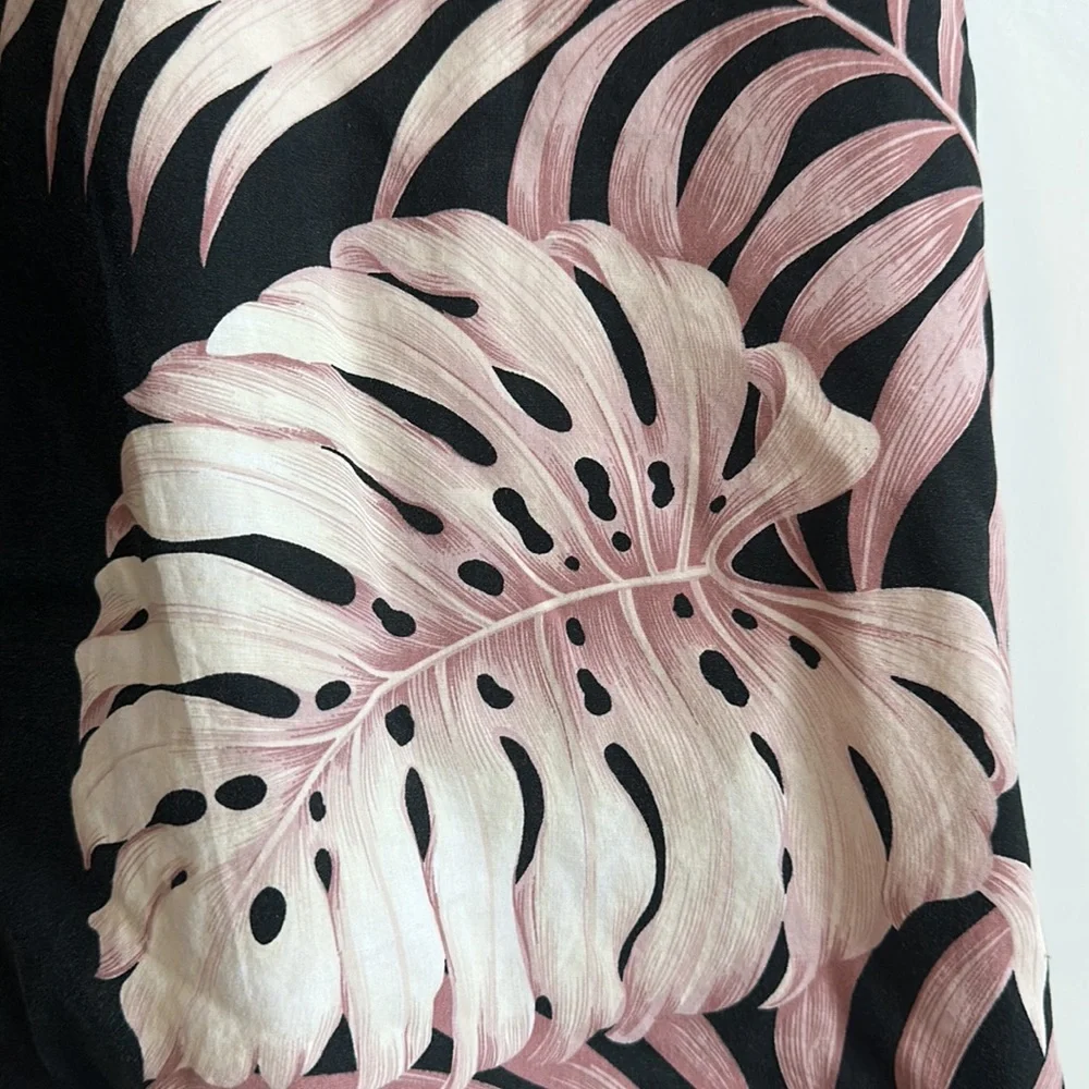 Winnie Fashion Men's Hawaiian Button Down - Picture 3 of 7
